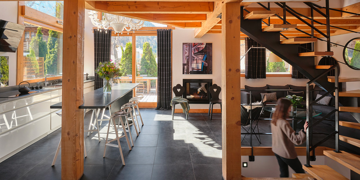 CRISTAL LRDA by D Herendi April 2023 1319 1500px